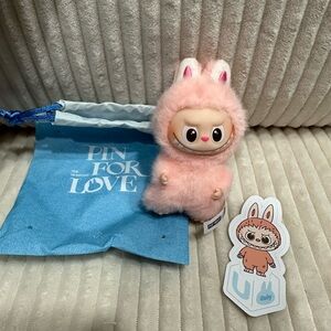 “U” Pin For Love Series (L-Z) pink Labubu.New.Box opened to verify.